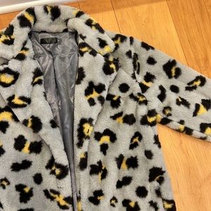 Faux fur leopard print jacket